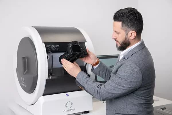 Collegamento di una fotocamera DSLR al sistema di automazione fotografica