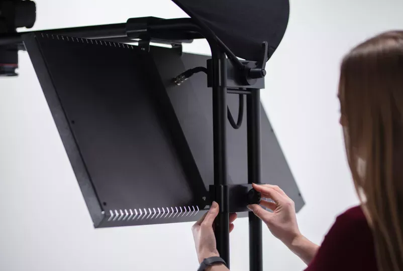 Illuminazione potente su Alphadesk