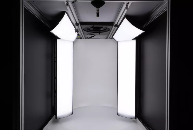 Luci LED prodotte in azienda su Alphashot XL