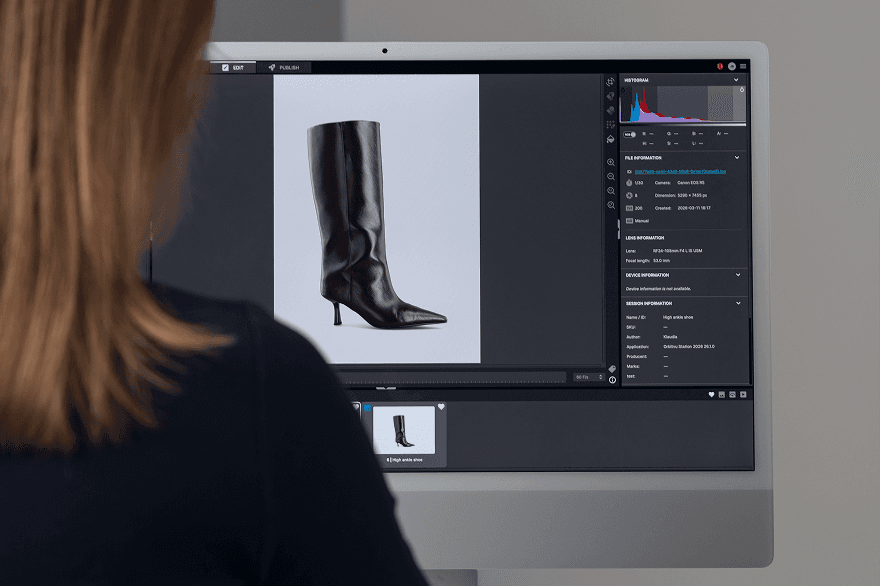 Vista Modifica di Orbitvu Station - software di editing per fotografia di prodotto con istogramma, metadati e informazioni della sessione