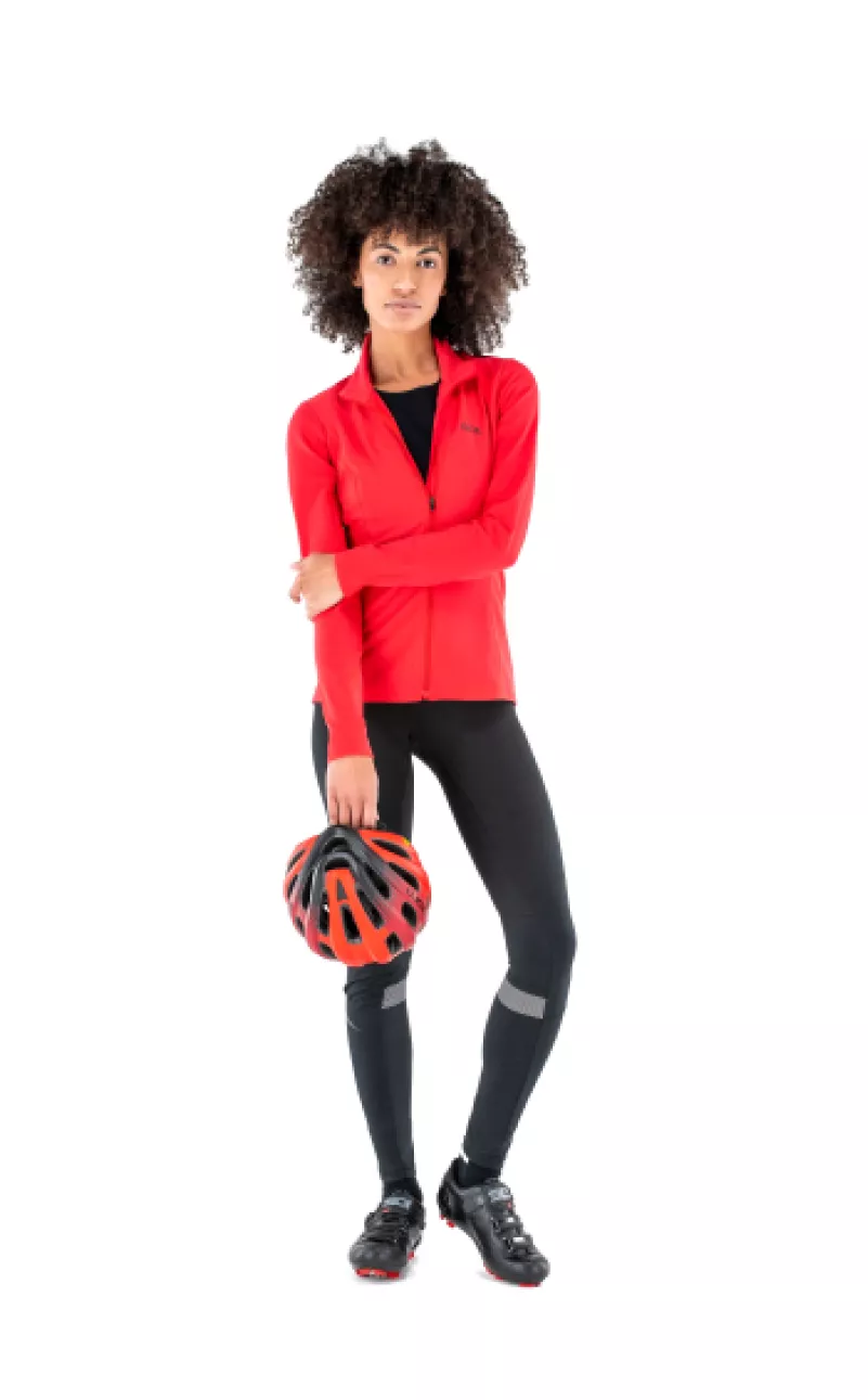 Packshot di una donna in abbigliamento da ciclismo