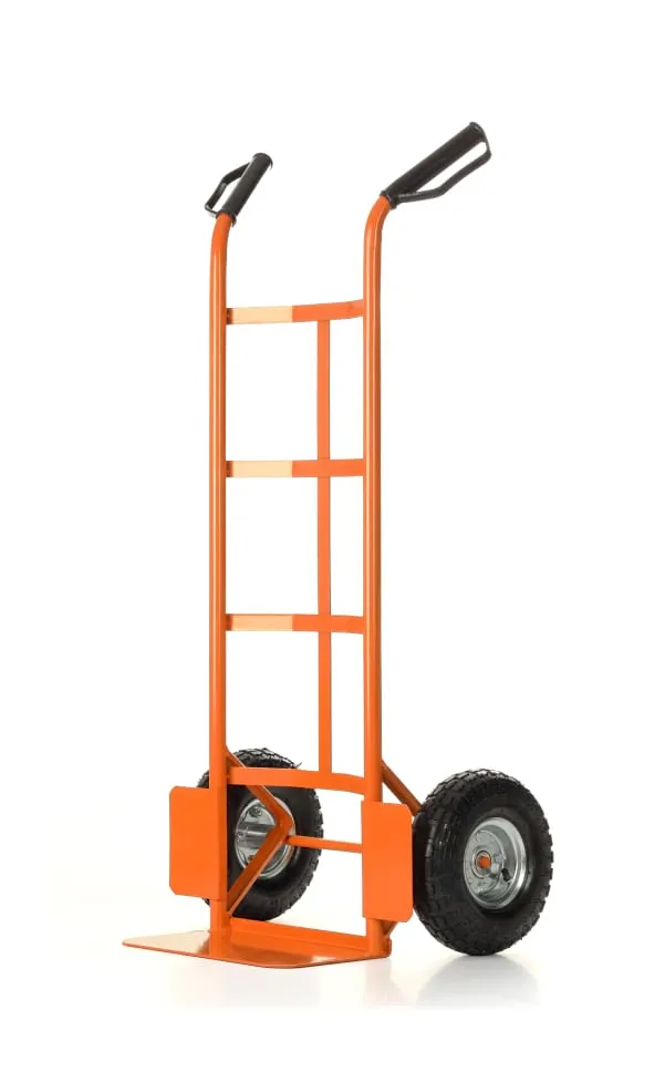 Packshot di un trolley arancione