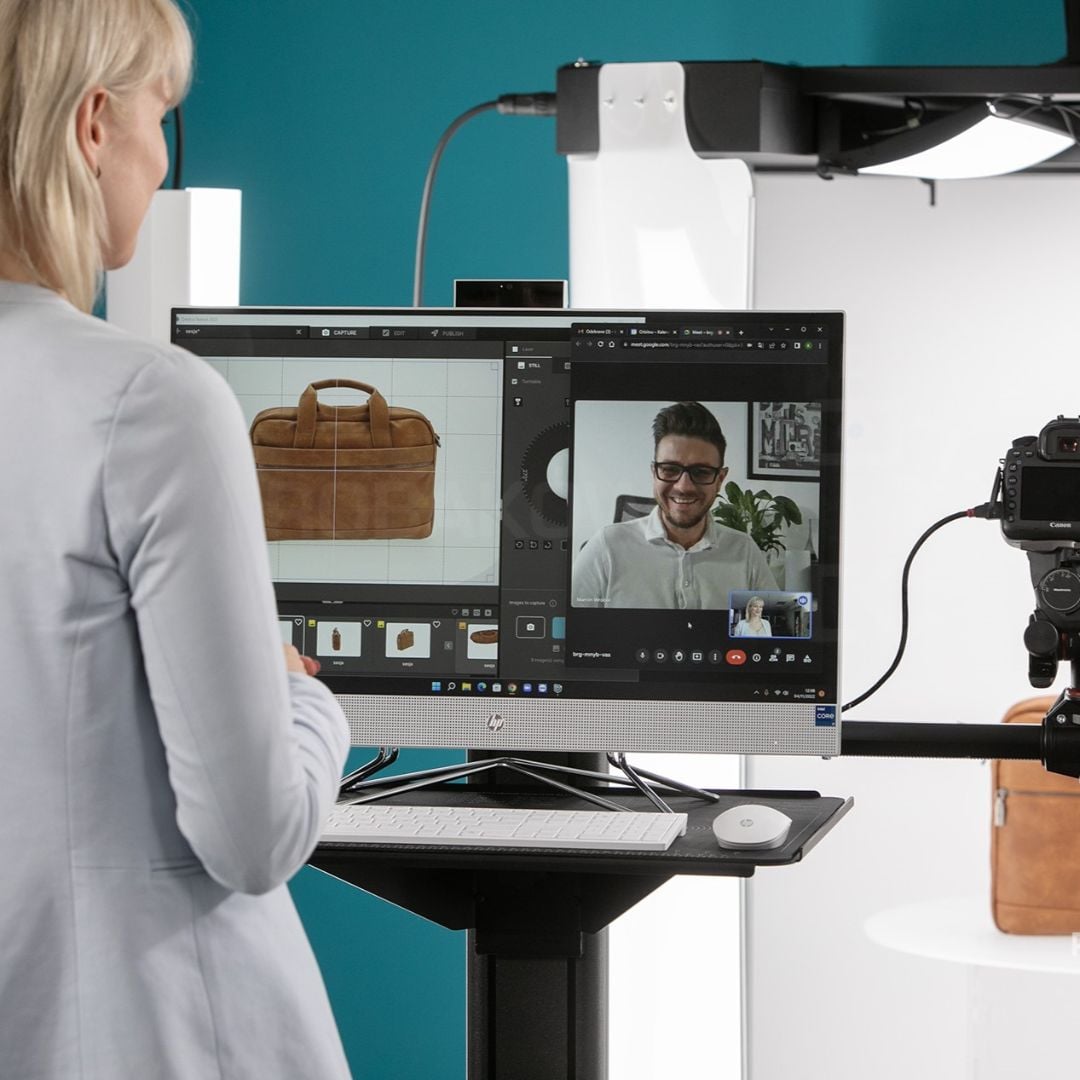 Collaborazione da remoto per l'approvazione delle foto di prodotto tramite videochiamata